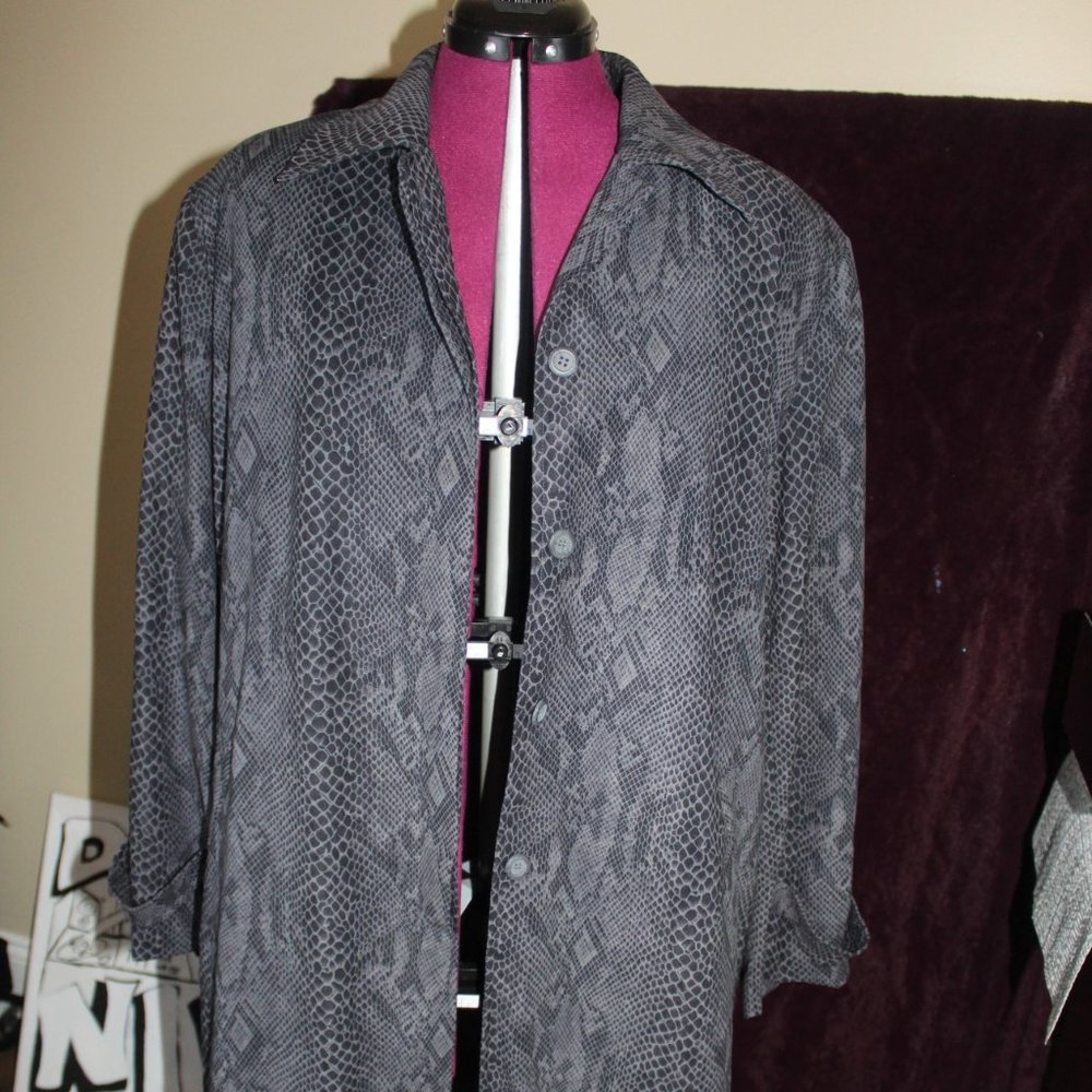 Northern Reflectins knee length snake skin print jacket size large